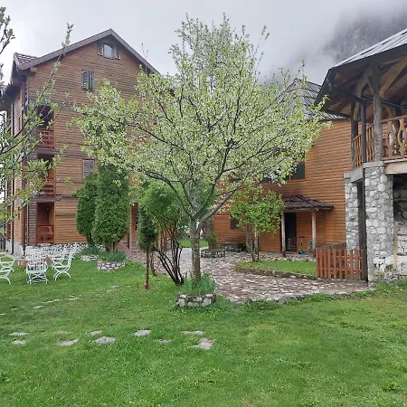 Quku Valbones Guest house *